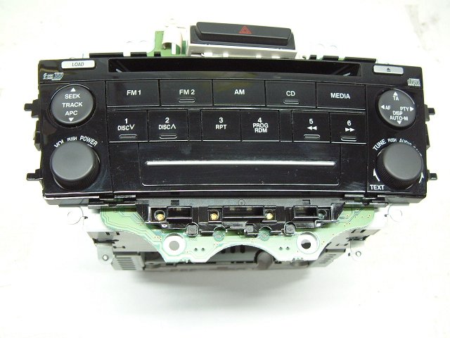 Reparación de Radio CD MAZDA con Cargador Múltiple de 6 Discos