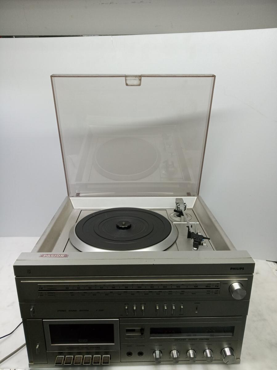 Repair of the PIONEER SA-610 Amplifier and the PHILIPS F7113 Turntable